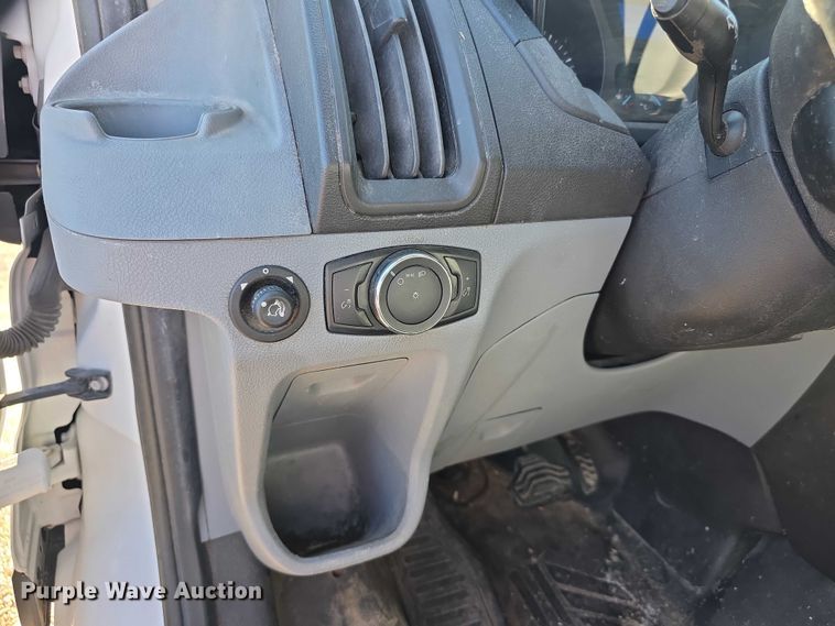 image for item FI0752 2019 Ford Transit 250 van