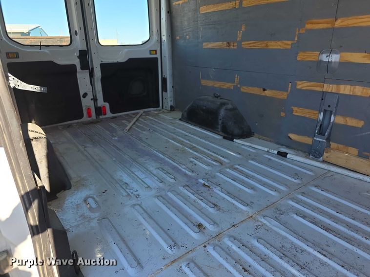 image for item FI0752 2019 Ford Transit 250 van