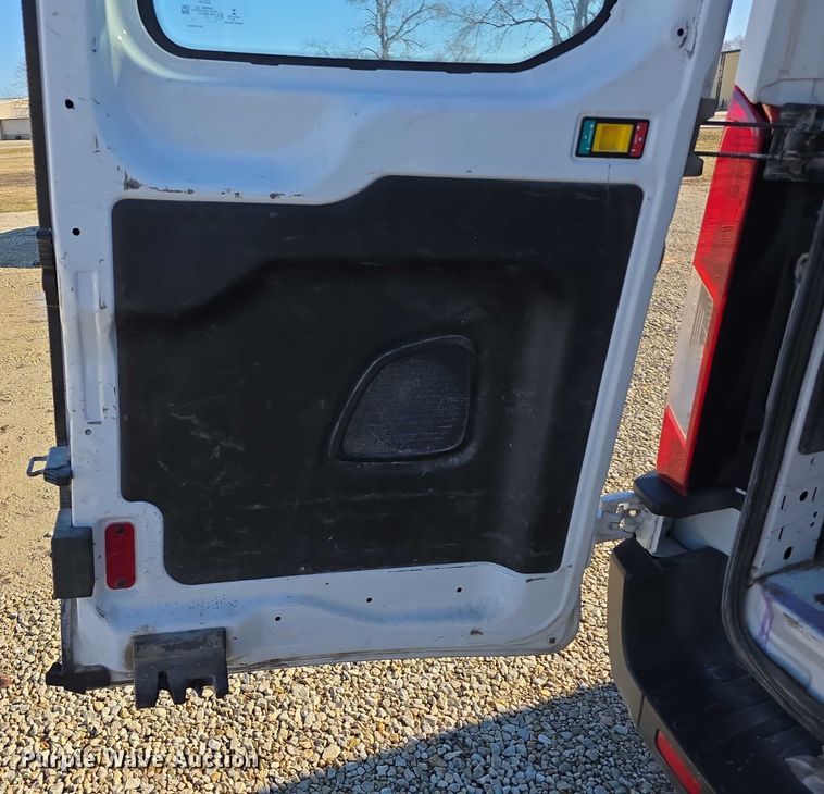 image for item FI0752 2019 Ford Transit 250 van