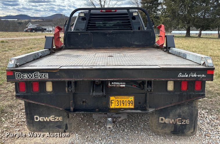 image for item FI1642 2009 Chevrolet Silverado 3500HD bale bed pickup truck