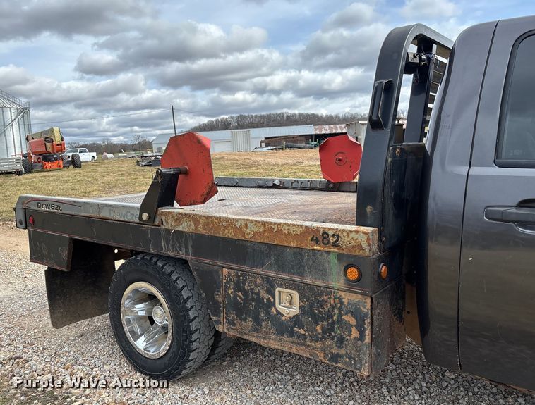 image for item FI1642 2009 Chevrolet Silverado 3500HD bale bed pickup truck