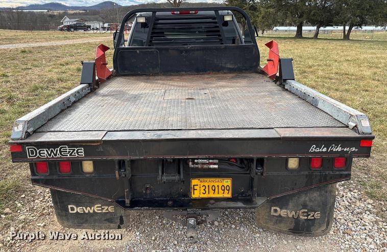 image for item FI1642 2009 Chevrolet Silverado 3500HD bale bed pickup truck