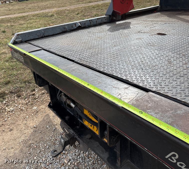 image for item FI1642 2009 Chevrolet Silverado 3500HD bale bed pickup truck