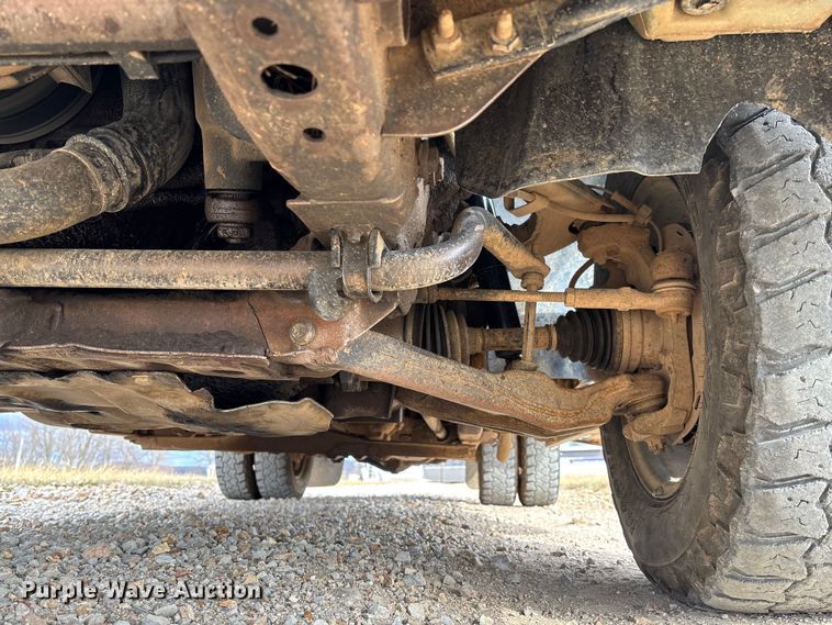 image for item FI1642 2009 Chevrolet Silverado 3500HD bale bed pickup truck