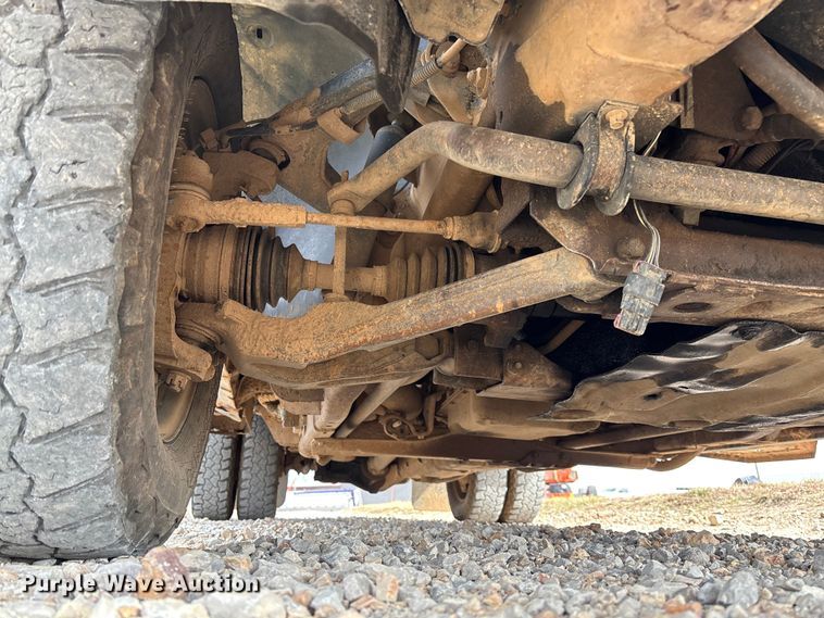 image for item FI1642 2009 Chevrolet Silverado 3500HD bale bed pickup truck