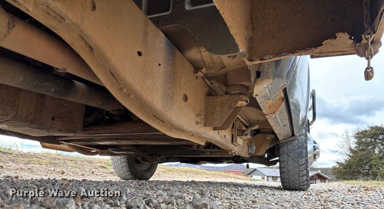 image for item FI1642 2009 Chevrolet Silverado 3500HD bale bed pickup truck