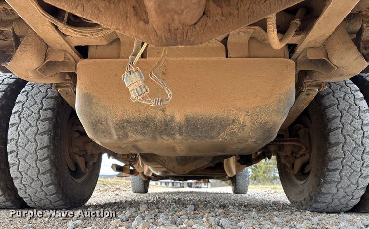 image for item FI1642 2009 Chevrolet Silverado 3500HD bale bed pickup truck