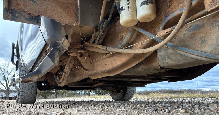 image for item FI1642 2009 Chevrolet Silverado 3500HD bale bed pickup truck