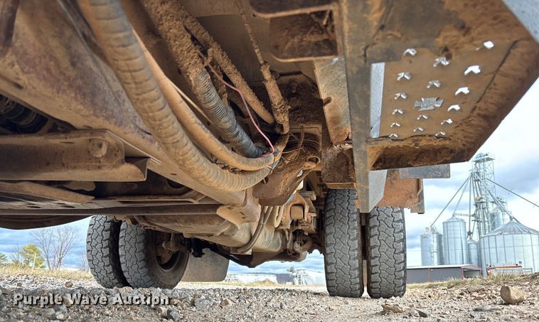 image for item FI1642 2009 Chevrolet Silverado 3500HD bale bed pickup truck