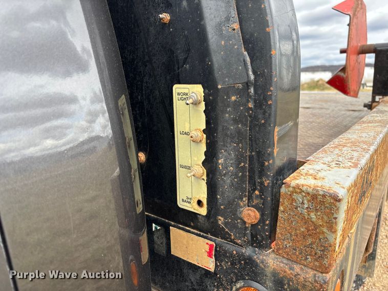 image for item FI1642 2009 Chevrolet Silverado 3500HD bale bed pickup truck