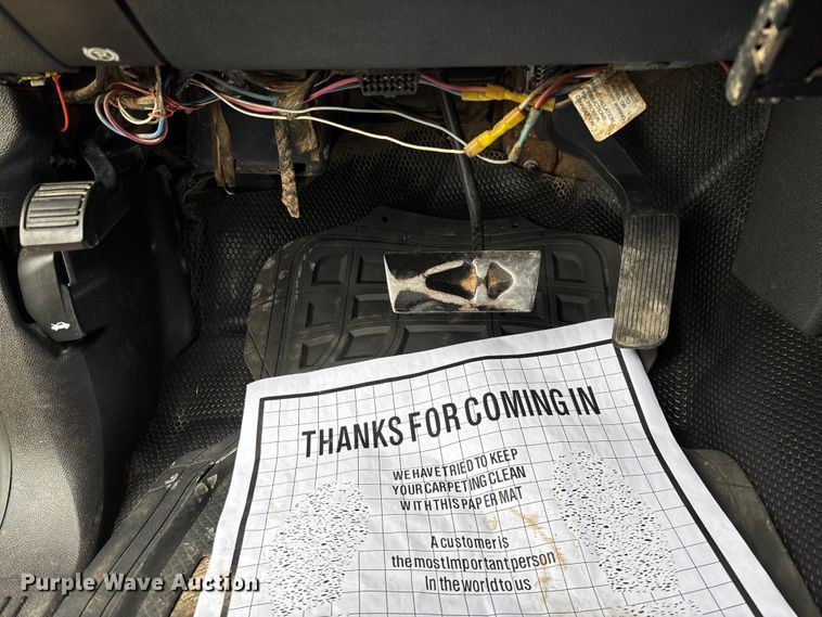 image for item FI1642 2009 Chevrolet Silverado 3500HD bale bed pickup truck