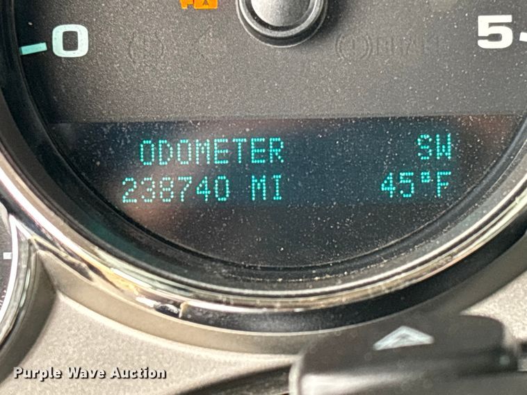 image for item FI1642 2009 Chevrolet Silverado 3500HD bale bed pickup truck