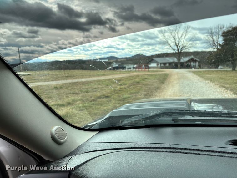 image for item FI1642 2009 Chevrolet Silverado 3500HD bale bed pickup truck