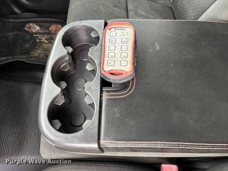 image for item FI1642 2009 Chevrolet Silverado 3500HD bale bed pickup truck