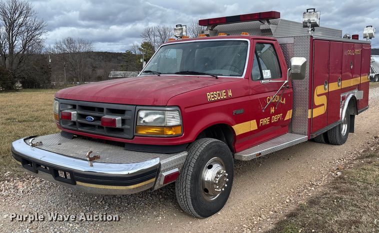 image for item FI1643 1997 Ford F450 Super Duty rescue vehicle
