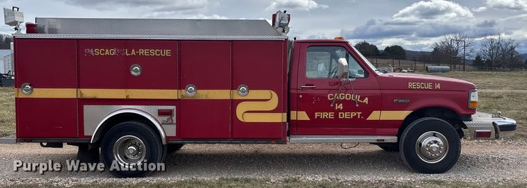 image for item FI1643 1997 Ford F450 Super Duty rescue vehicle