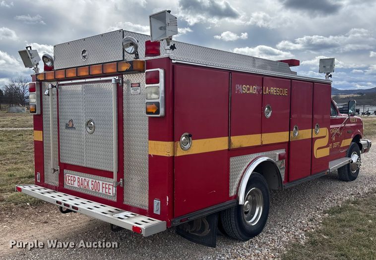 image for item FI1643 1997 Ford F450 Super Duty rescue vehicle