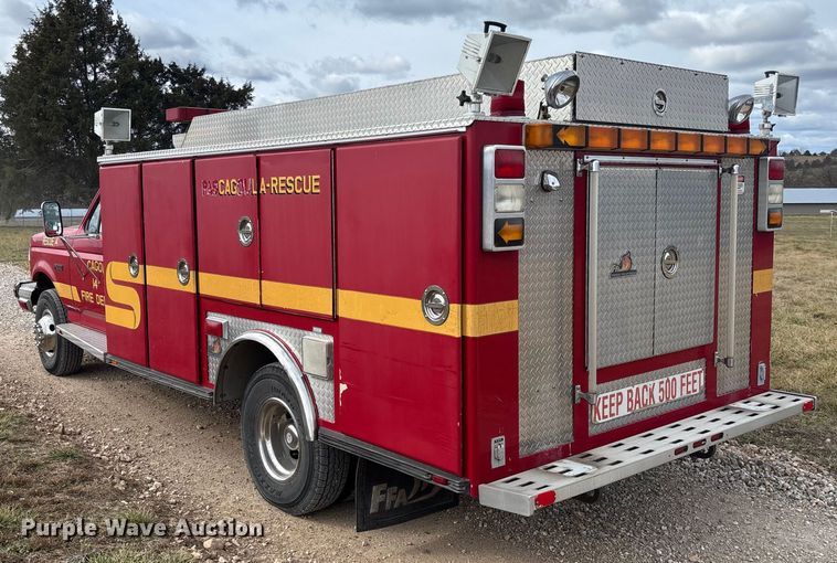 image for item FI1643 1997 Ford F450 Super Duty rescue vehicle