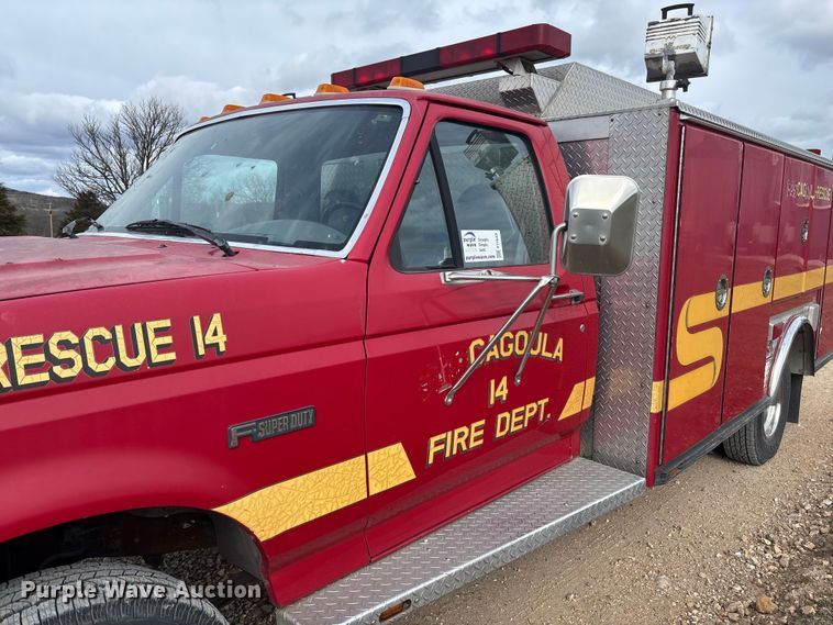 image for item FI1643 1997 Ford F450 Super Duty rescue vehicle