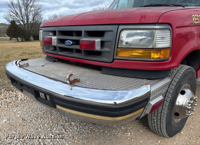 image for item FI1643 1997 Ford F450 Super Duty rescue vehicle