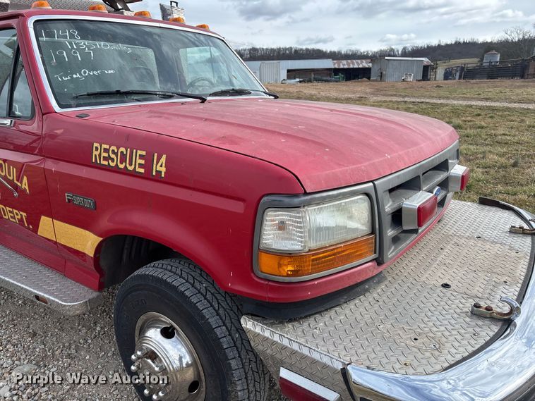 image for item FI1643 1997 Ford F450 Super Duty rescue vehicle