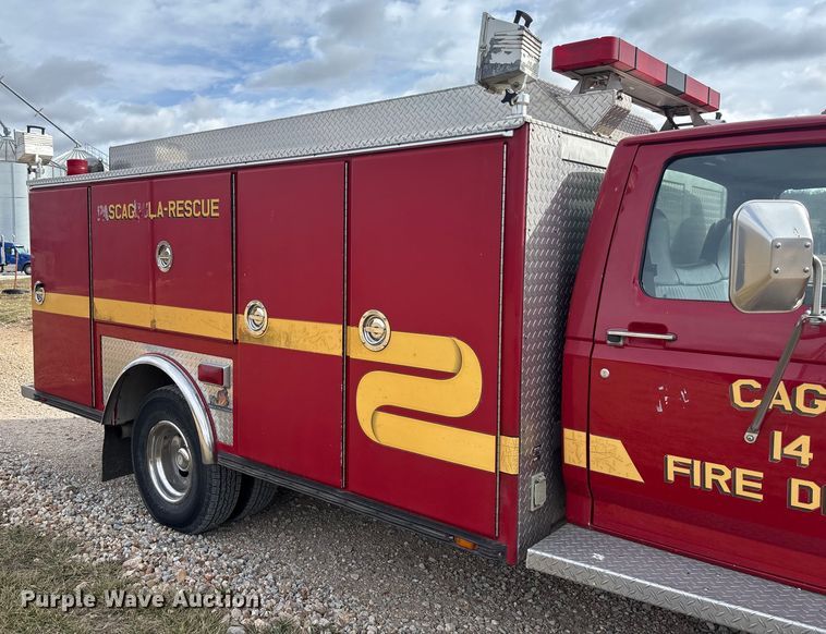 image for item FI1643 1997 Ford F450 Super Duty rescue vehicle