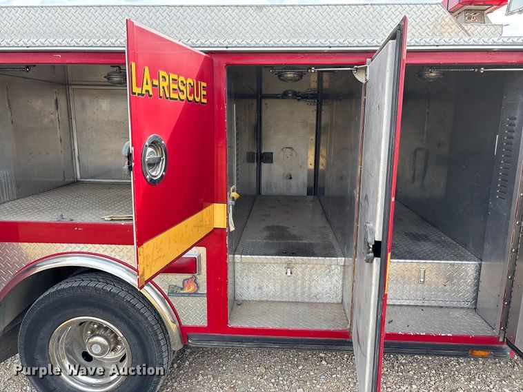 image for item FI1643 1997 Ford F450 Super Duty rescue vehicle