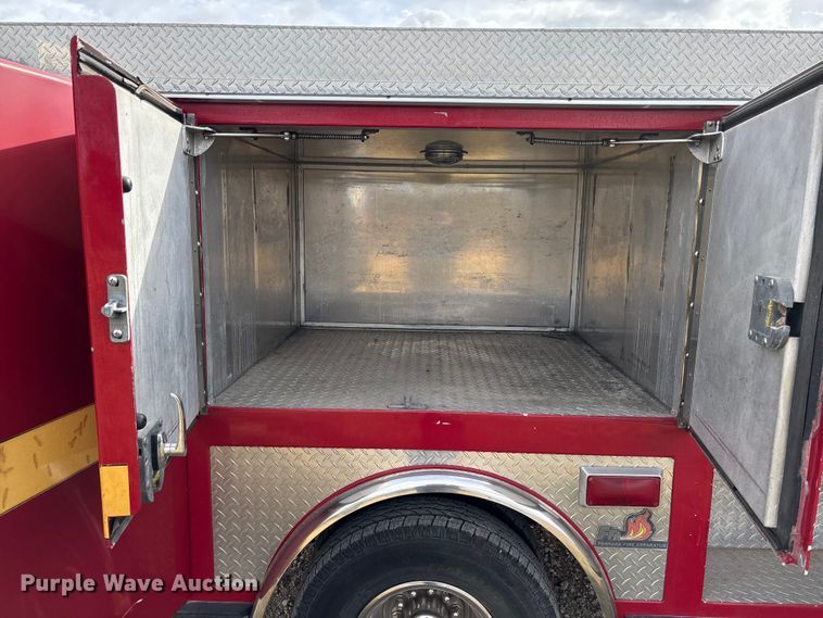 image for item FI1643 1997 Ford F450 Super Duty rescue vehicle