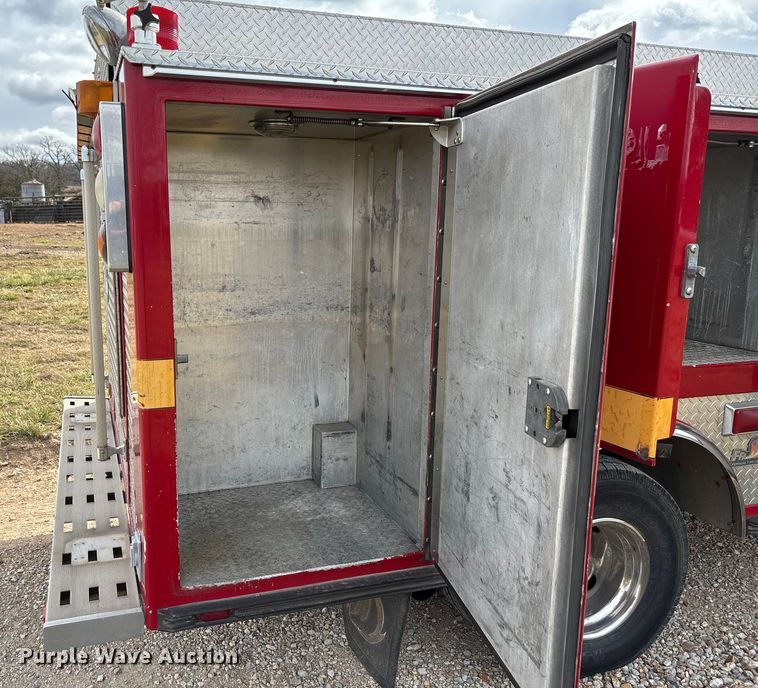 image for item FI1643 1997 Ford F450 Super Duty rescue vehicle