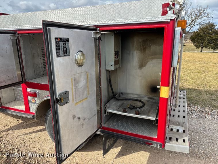 image for item FI1643 1997 Ford F450 Super Duty rescue vehicle