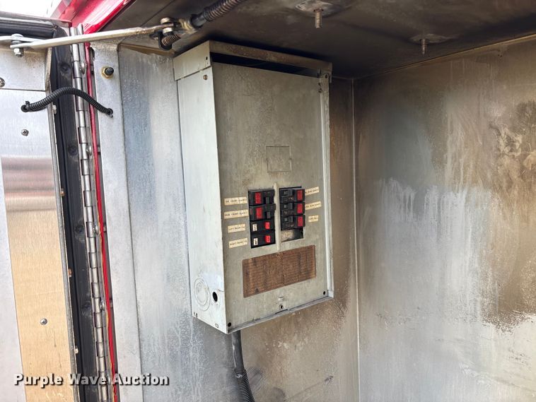 image for item FI1643 1997 Ford F450 Super Duty rescue vehicle