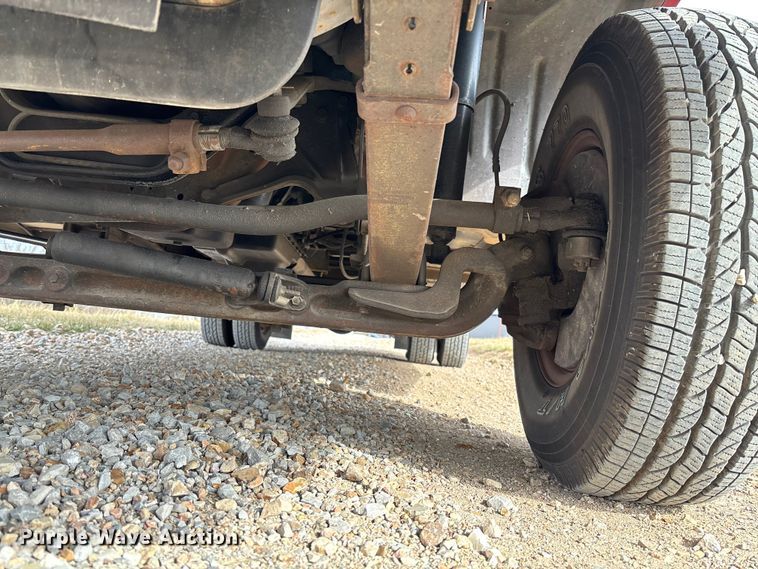 image for item FI1643 1997 Ford F450 Super Duty rescue vehicle