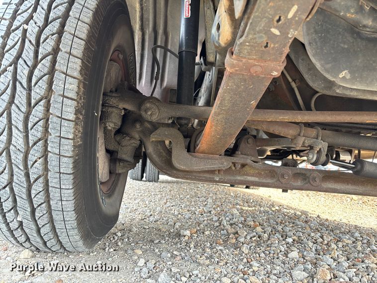 image for item FI1643 1997 Ford F450 Super Duty rescue vehicle