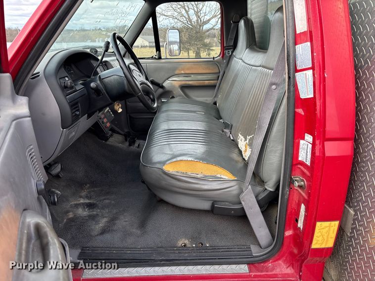 image for item FI1643 1997 Ford F450 Super Duty rescue vehicle