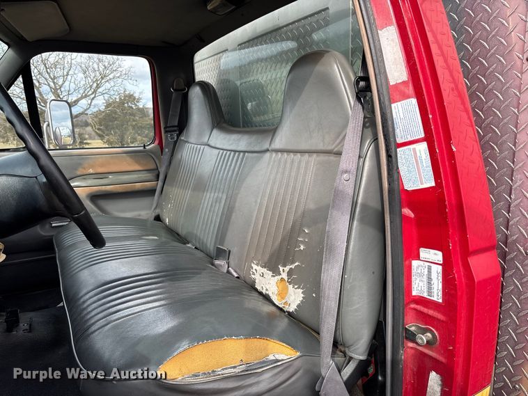 image for item FI1643 1997 Ford F450 Super Duty rescue vehicle