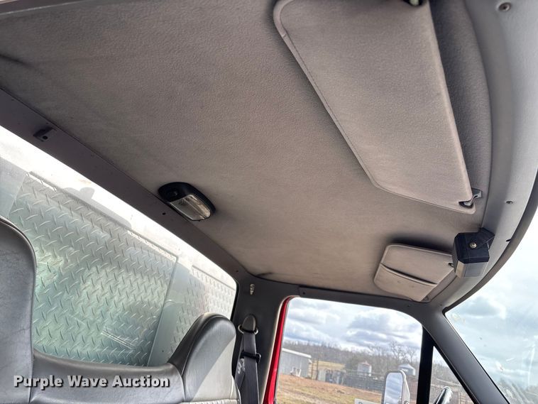 image for item FI1643 1997 Ford F450 Super Duty rescue vehicle