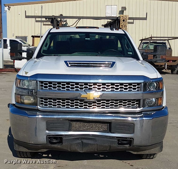 image for item FK0810 2019 Chevrolet Silverado 3500HD utility bed pickup truck
