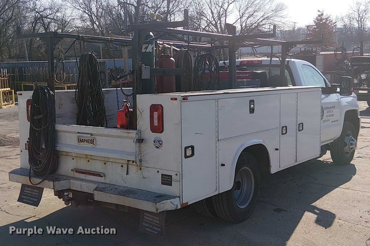 image for item FK0810 2019 Chevrolet Silverado 3500HD utility bed pickup truck