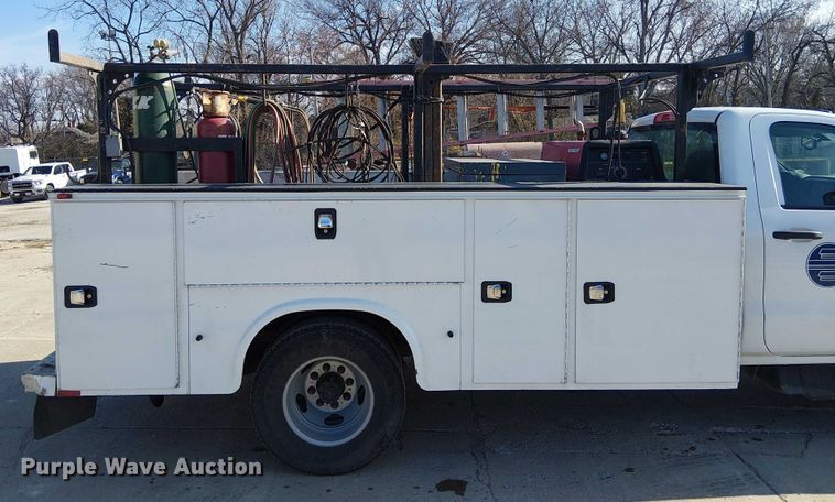 image for item FK0810 2019 Chevrolet Silverado 3500HD utility bed pickup truck