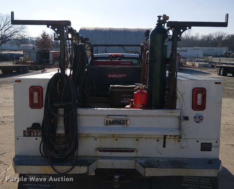 image for item FK0810 2019 Chevrolet Silverado 3500HD utility bed pickup truck