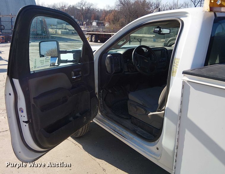 image for item FK0810 2019 Chevrolet Silverado 3500HD utility bed pickup truck