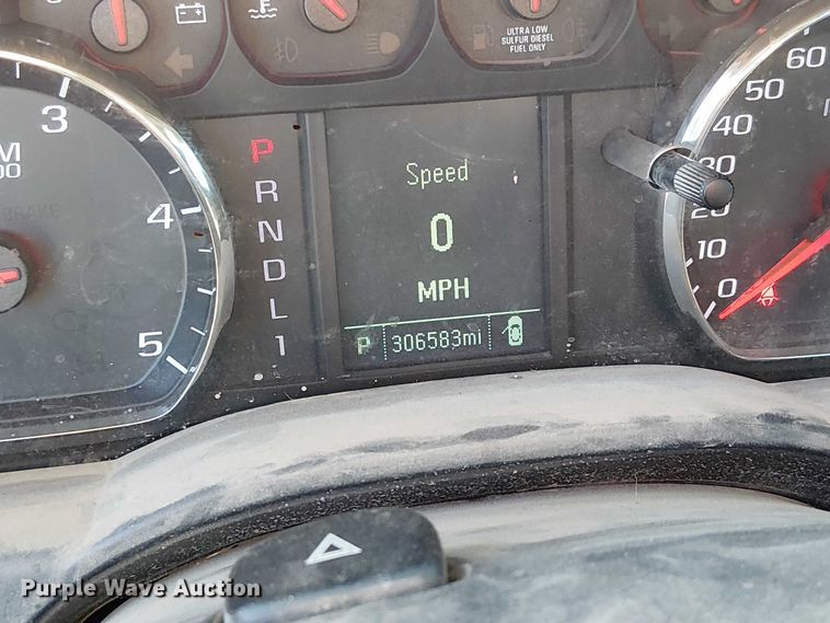 image for item FK0810 2019 Chevrolet Silverado 3500HD utility bed pickup truck