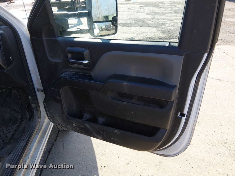 image for item FK0810 2019 Chevrolet Silverado 3500HD utility bed pickup truck