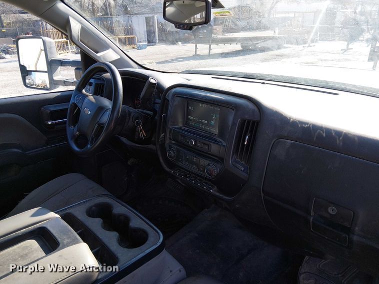 image for item FK0810 2019 Chevrolet Silverado 3500HD utility bed pickup truck