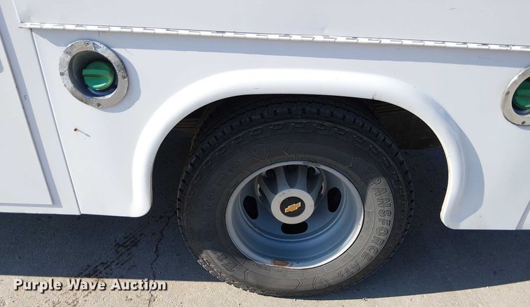 image for item FK0810 2019 Chevrolet Silverado 3500HD utility bed pickup truck