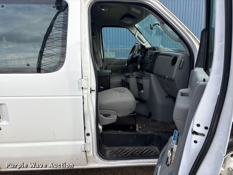 image for item FK1096 2014 Ford E150 van