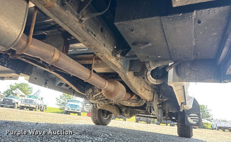 image for item NU9691 2007 Ford F350 Super Duty ambulance