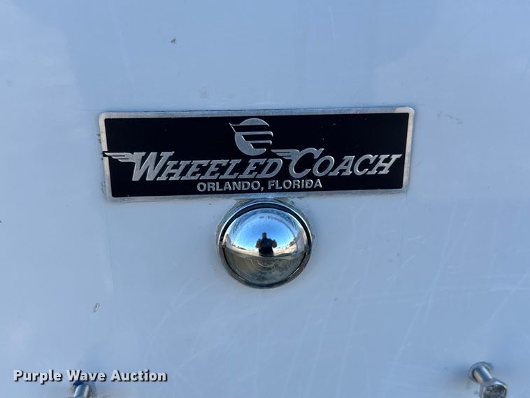 image for item NU9691 2007 Ford F350 Super Duty ambulance