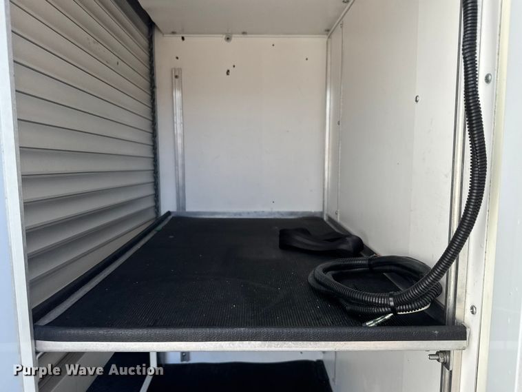 image for item NU9691 2007 Ford F350 Super Duty ambulance