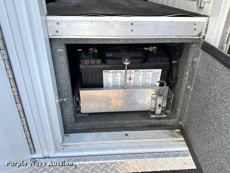 image for item NU9691 2007 Ford F350 Super Duty ambulance